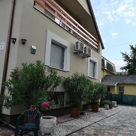 Balaton Apartmanhaz *