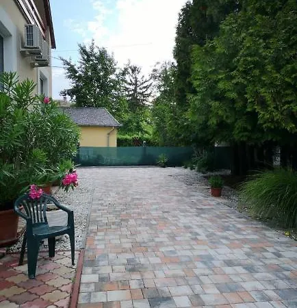 Balaton Apartmanhaz Kwatera prywatna *